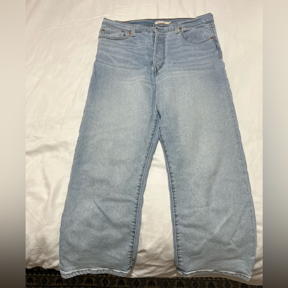 Levi’s Ribcage Straight Ankle Jeans